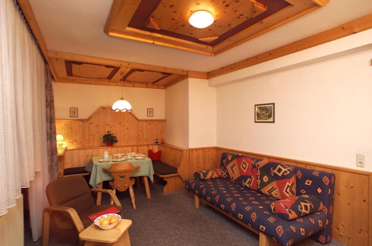Pension Lachmayr Kaprun Room photo